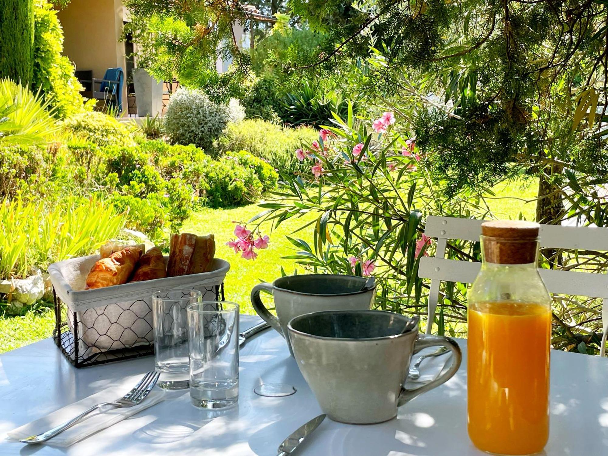 Mas Des Marguerites Acomodação com café da manhã Maussane les Alpilles Exterior foto